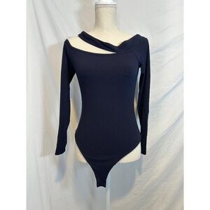 H:ours Revolve Zyra Cutout Off shoulder Top Medium